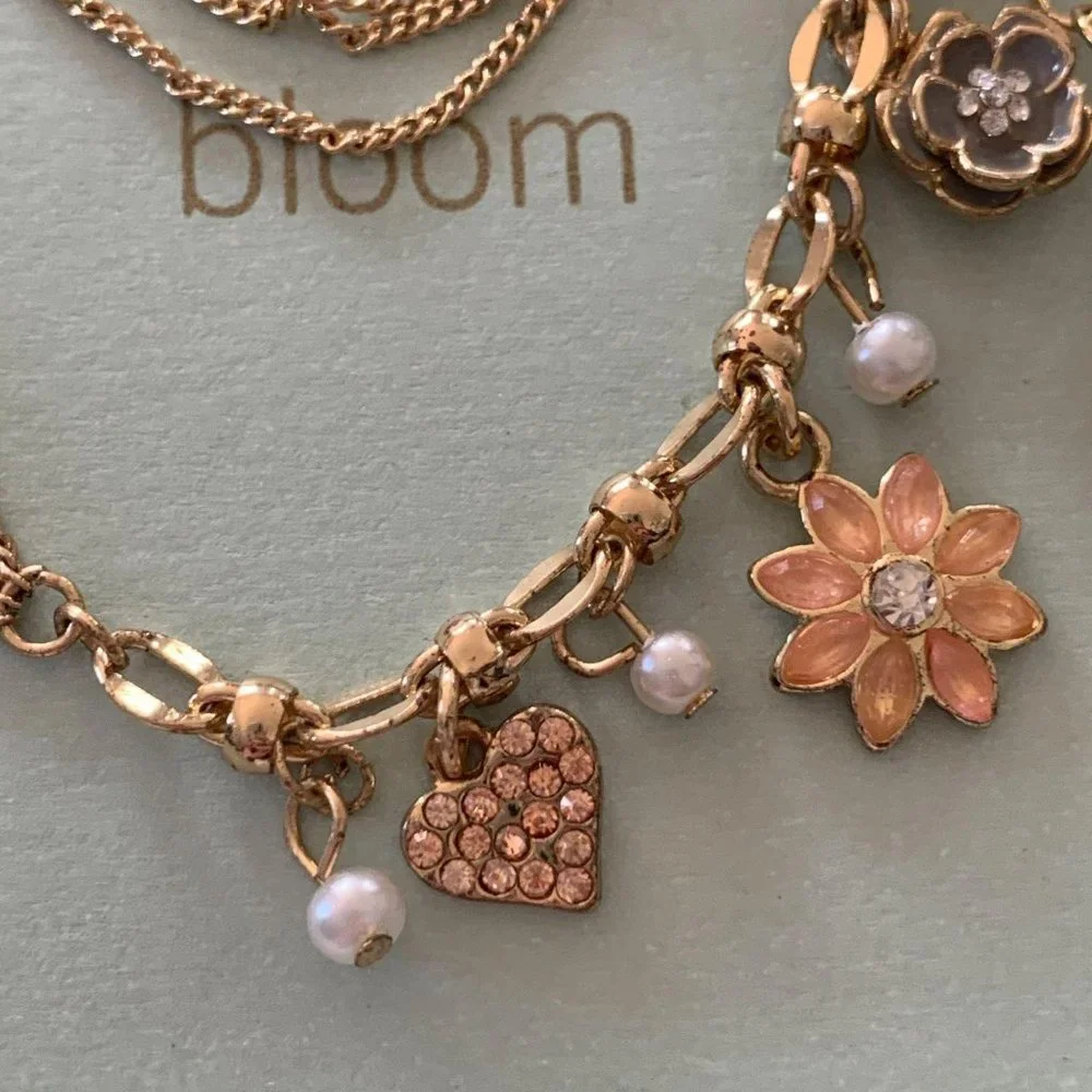 NIB Lauren Conrad Bloom Charm Bracelet Gold-tone Flowers Heart Pearl Cha… - Picture 4 of 5